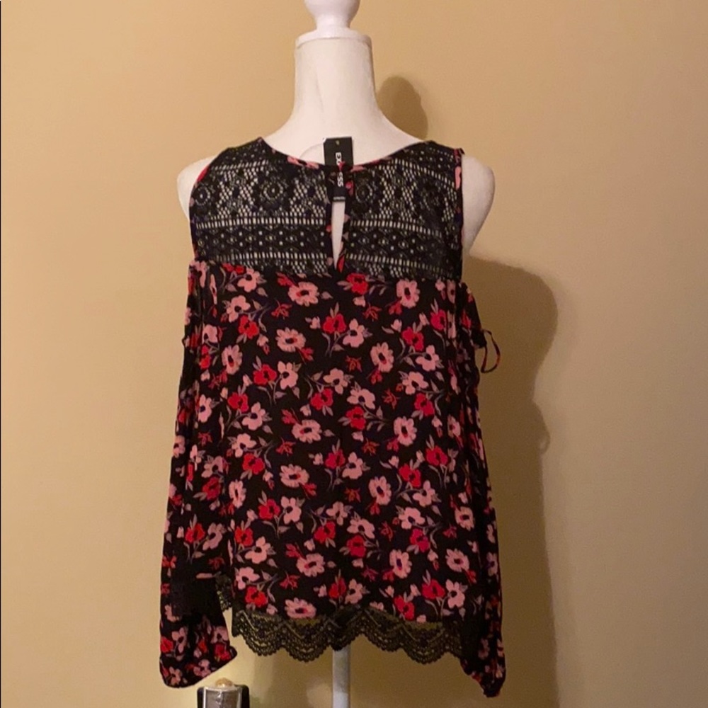 ⭐️Host Pick⭐️Express cold shoulder blouse - Picture 8 of 11